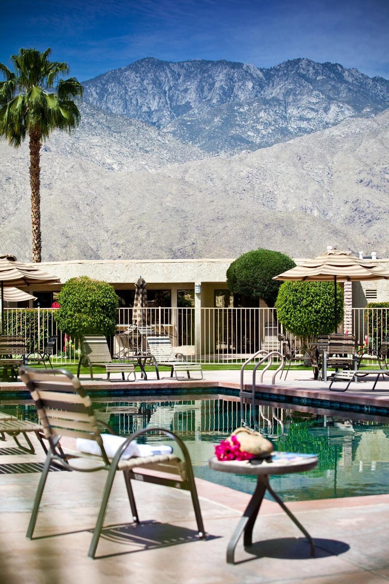 Desert Isle Resort Palm Springs Exterior photo