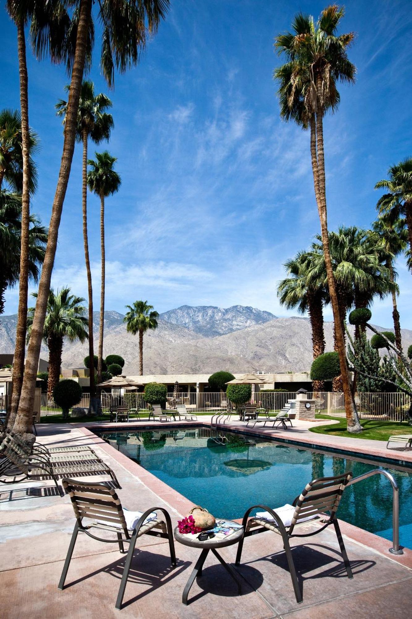 Desert Isle Resort Palm Springs Exterior photo
