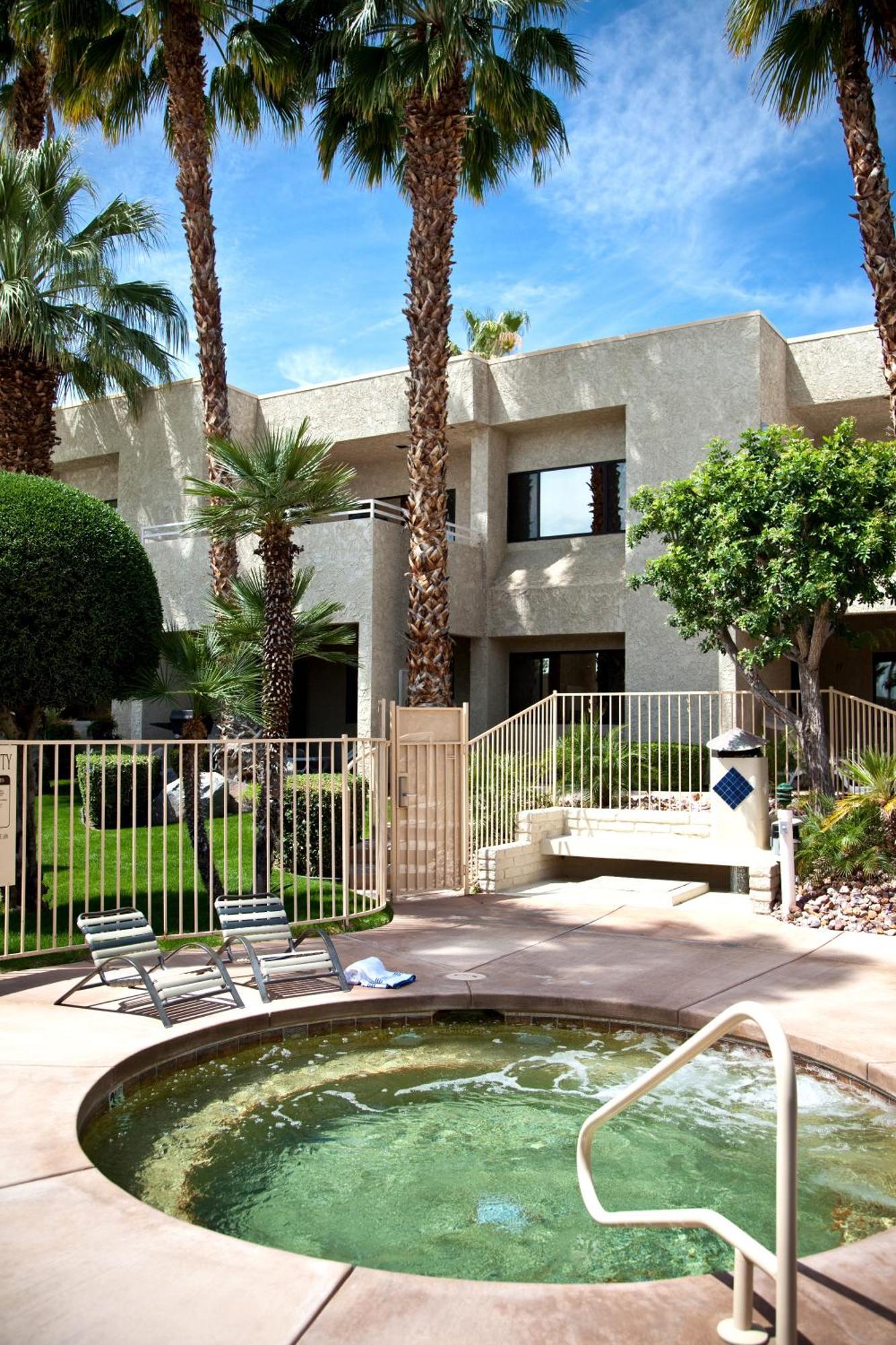 Desert Isle Resort Palm Springs Exterior photo