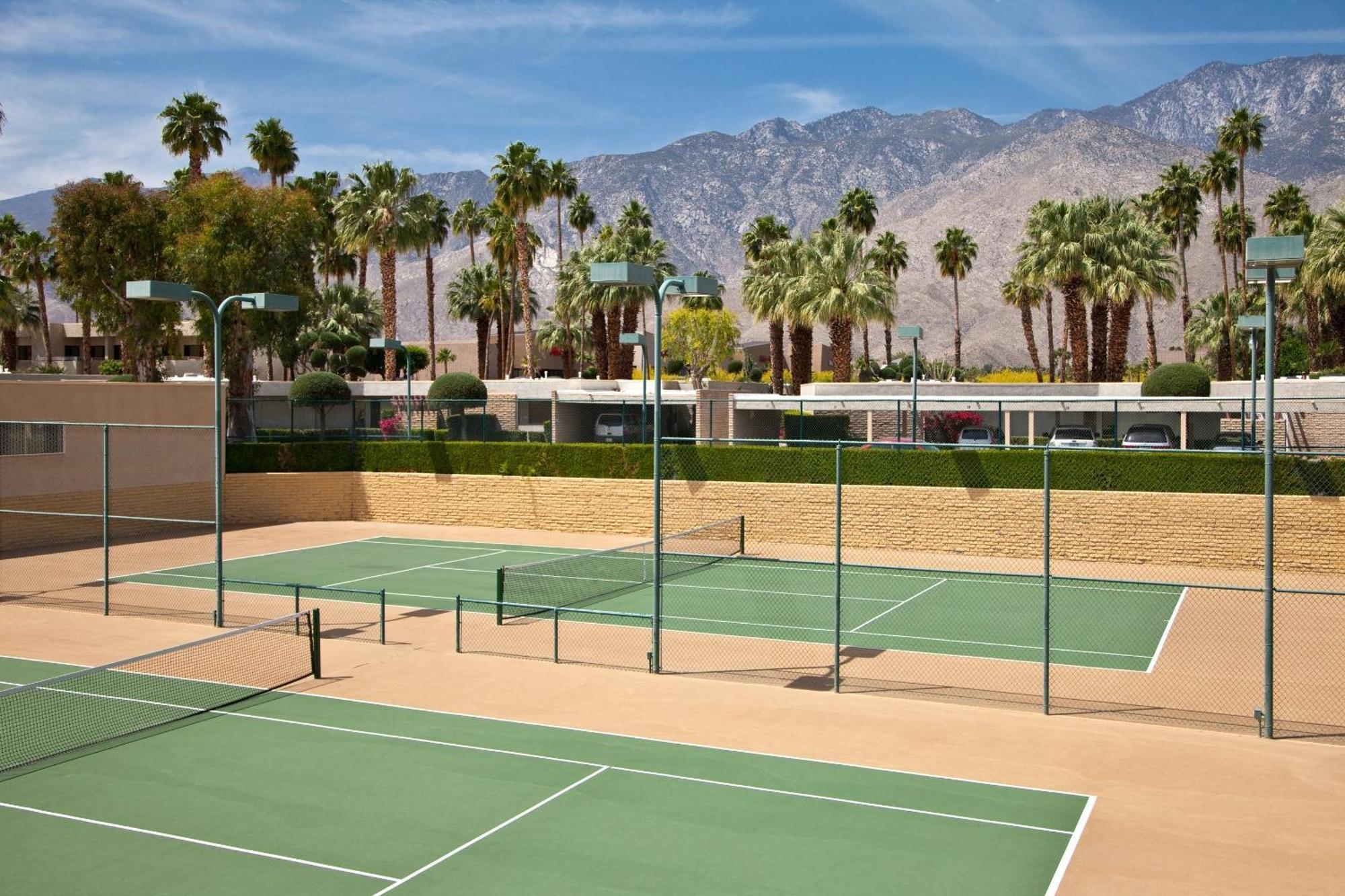 Desert Isle Resort Palm Springs Exterior photo