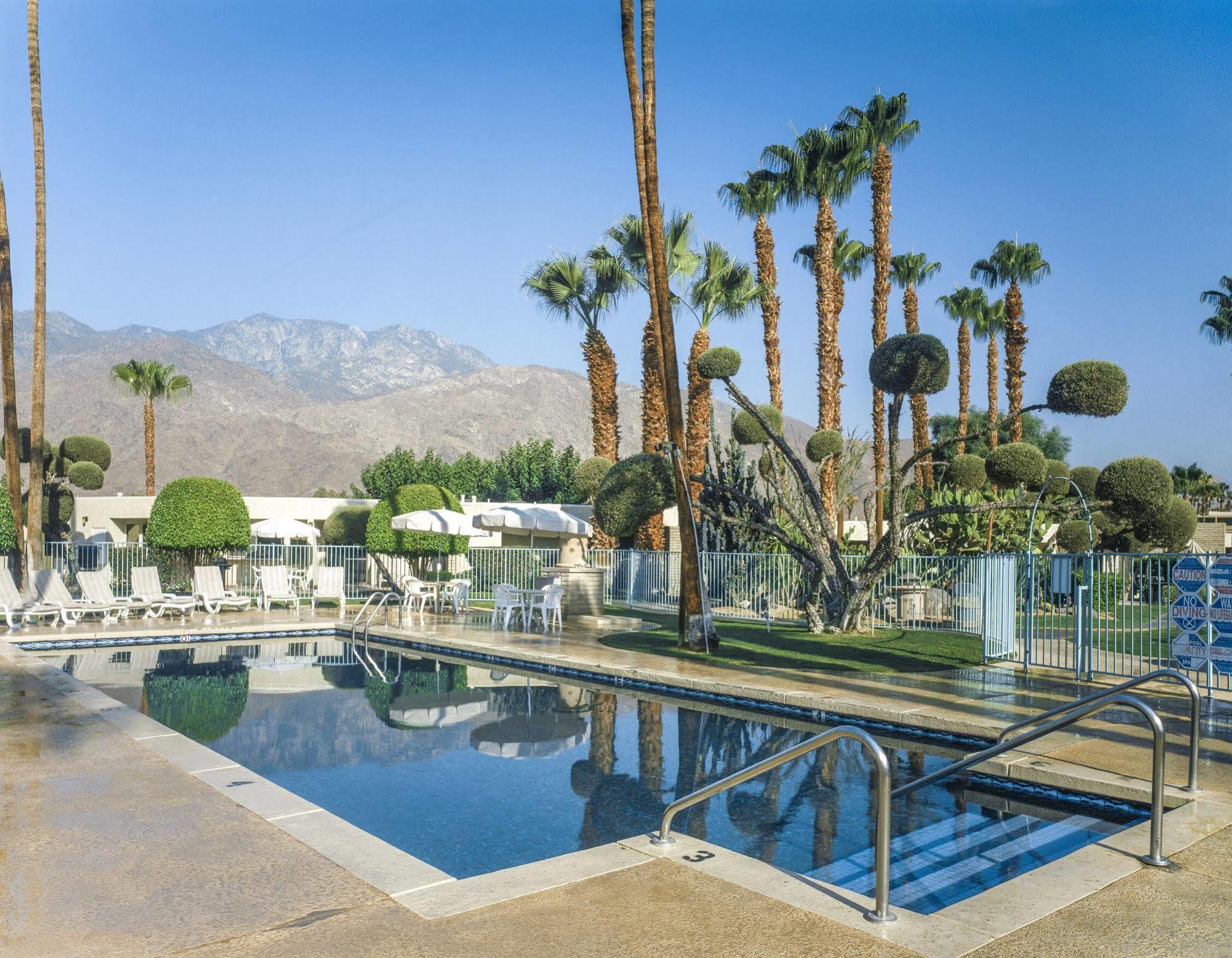Desert Isle Resort Palm Springs Exterior photo